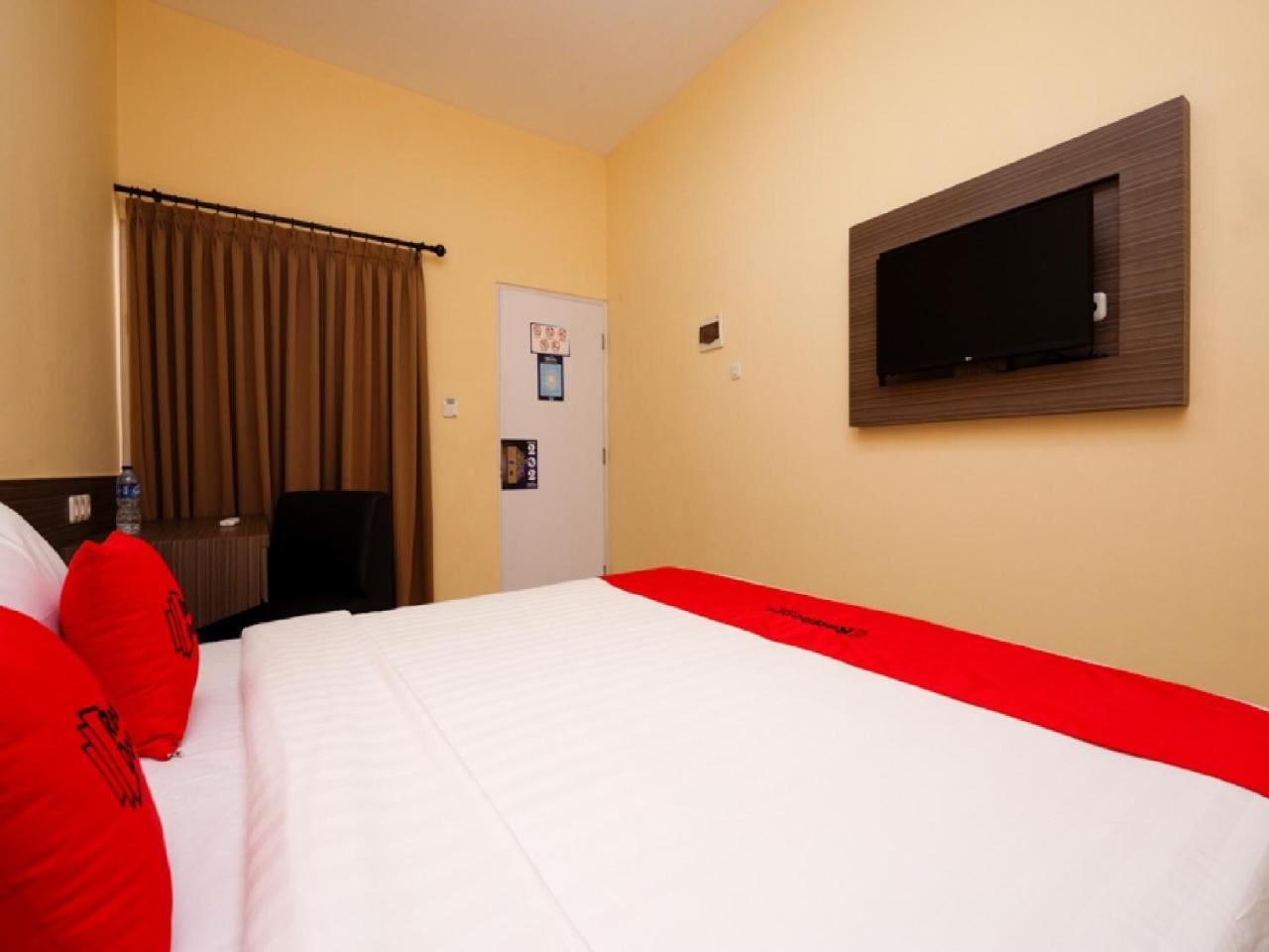 Reddoorz Near Paragon Mall Wisma tamu Semarang
